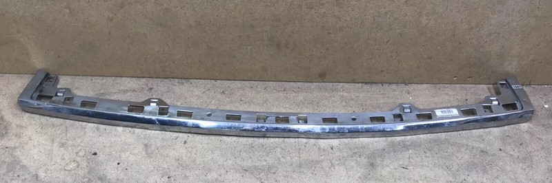 2011 - 2016 Jeep Grand Cherokee Rear Step Pad OEM