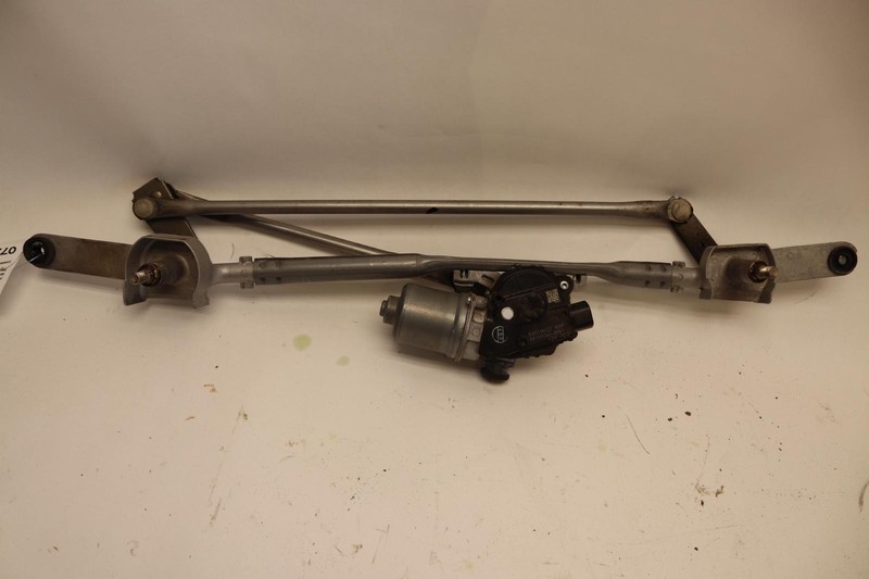 2018-2022 CHEVY TRAVERSE WINDSHIELD WIPER TRANSMISSION LINKAGE W/ MOTOR OEM