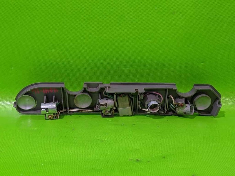 88-91 COROLLA CPE DRIVER LEFT TAILLIGHT BULB HOLDER CIRCUIT BOARD OEM 4041-16