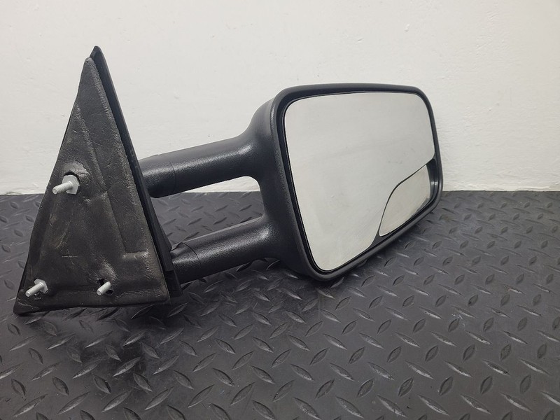 88-00 Chevrolet 2500 Pickup Right Passenger Side View Mirror Glass OEM 15764760
