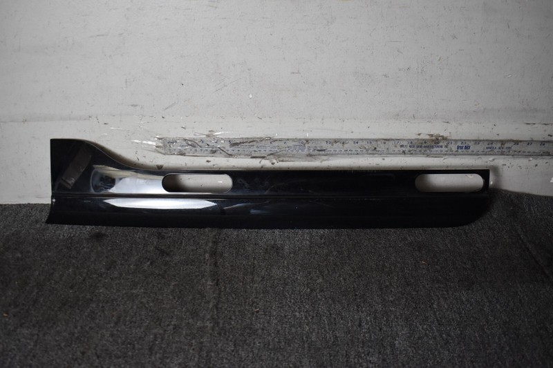 2017 Discovery L462 Door Molding Rear Right HY32-51776-AD 3.0 RHD 22930067