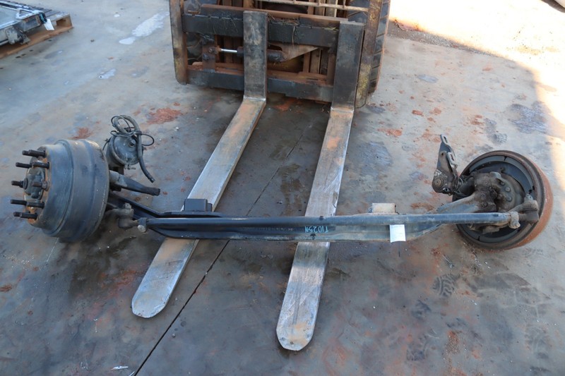 2008-2017 FREIGHTLINER CASCADIA 125 DAIMLER FRONT AXLE STEER A6803318301OEM