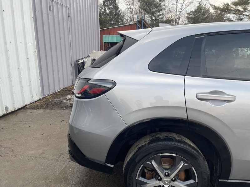 2023-24 HONDA HR-V RIGHT QUARTER PANEL SILVER PC:NH830MX 2.0L AWD 50K EX-L 65244