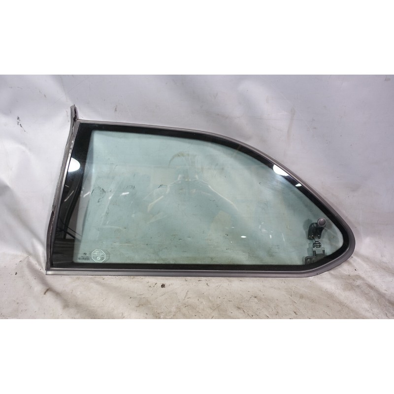Damaged 1995-1999 BMW E36 318ti Compact Hatch Left Rear Vent Window Glass OEM