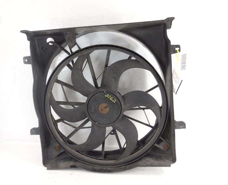 2007 07 Jeep Liberty 3.7L Engine Cooling Fan W/ Shroud OEM