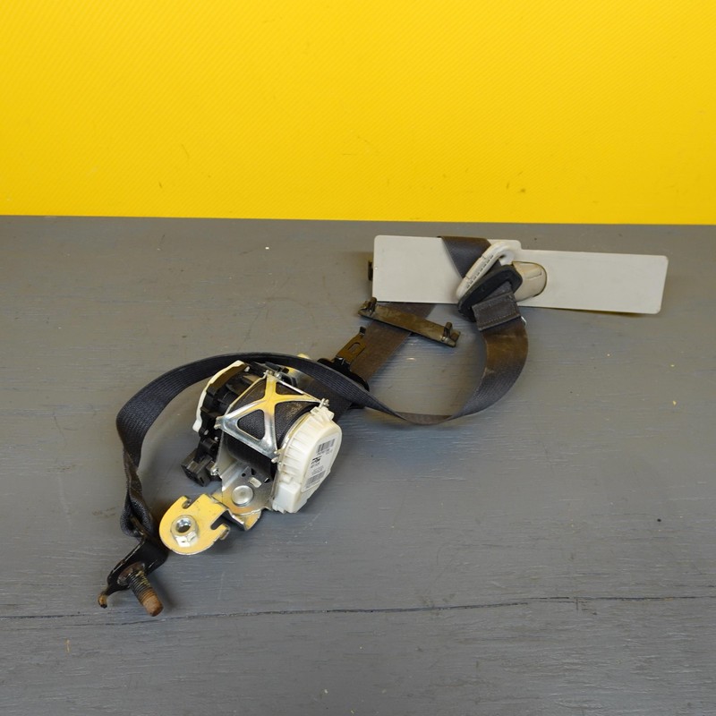 2013-2018 DODGE RAM 1500 FRONT SEAT BELT RIGHT SIDE RETRACTOR OEM 5KP961X9AI