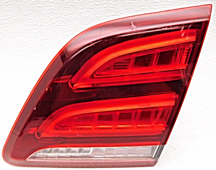 OEM Mercedes-Benz GLE-Class Right Passenger Gate Mounted Tail Lamp -Lens Chip