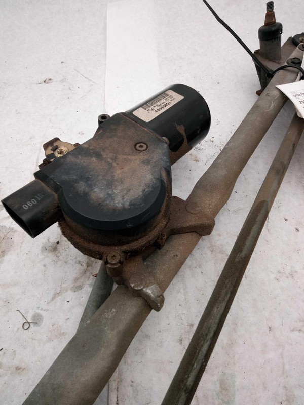 Used Windshield Wiper Motor fits: 2001 Gmc Yukon xl 1500Grade B