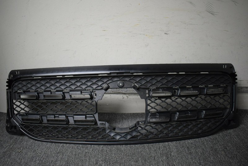 2020 2021 Mercedes-Benz GLB250 GLB35 RADIATOR GRILLE GRILLE BARE