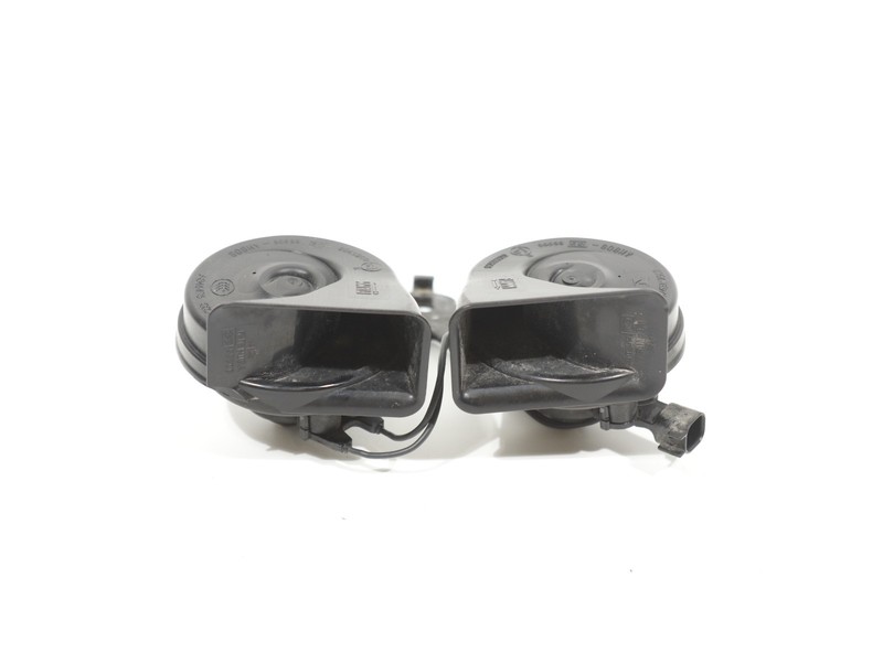 2015-2020 Ford F150 Front Dual Horn Alarm Trumpet High Low Tone W/ Bracket OEM