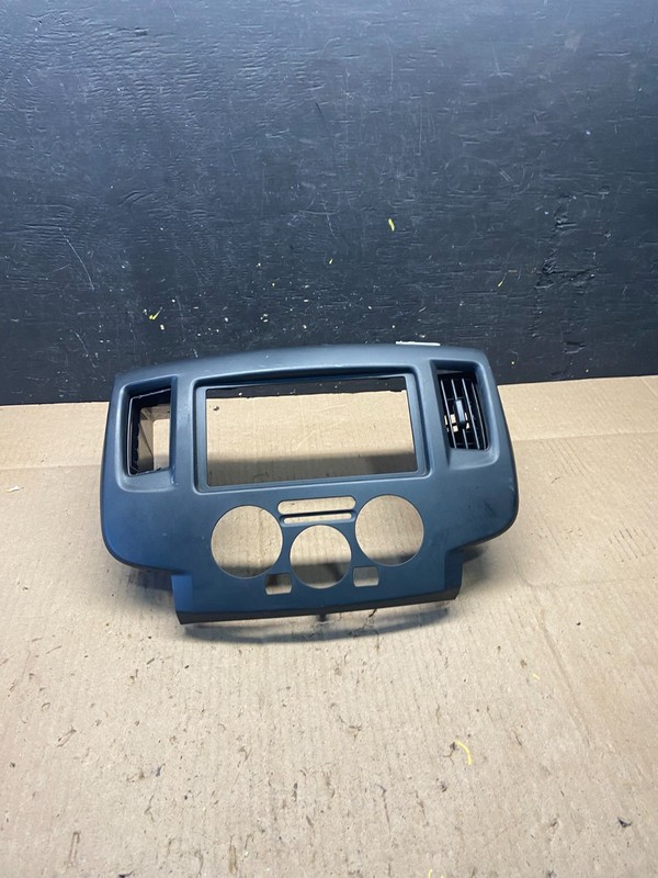 2013-2021 Nissan NV200 Center Console Radio Climate Control Air Vent Q0840 DG