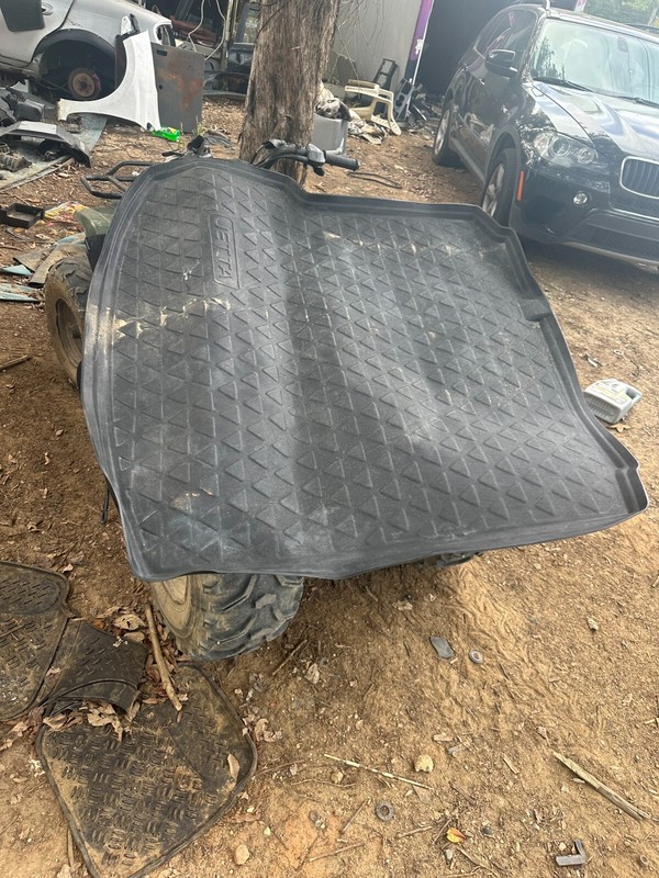 06-10 VOLKSWAGEN JETTA OEM RUBBER TRUNK CARGO MAT - ALL WEATHER STOCK