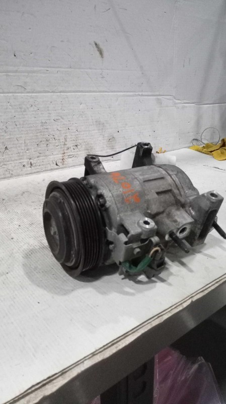 2018 Chrysler 300 A/C Compressor OEM 3.6L V6 35K Miles Black 68160395AC