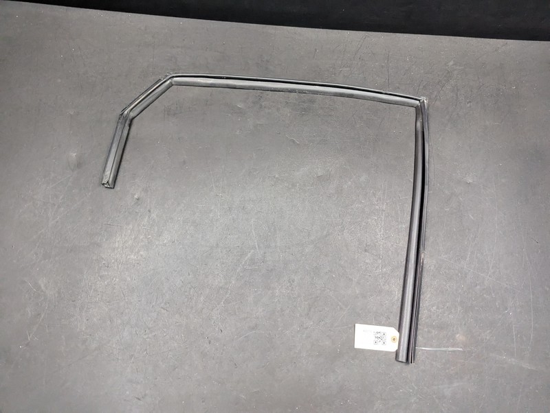 Rear Right Door Window Glass Run Channel 2019 Kia Optima 83540-D5000 2016 - 2020
