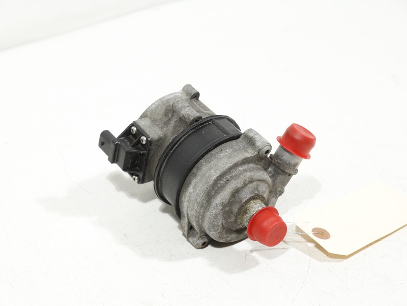 2017-2019 Audi Q73.0L Secondary Water Circulation Pump OEM 82K