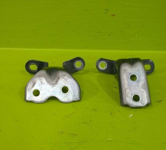 18-23 RIO PASSENGER RIGHT FRONT UPPER & LOWER DOOR HINGE OEM 3473-38