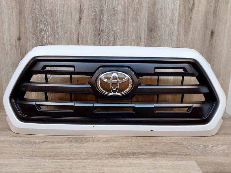 2016-2020 TOYOTA TACOMA GRILLE ASSY OEM PART#53113-04030