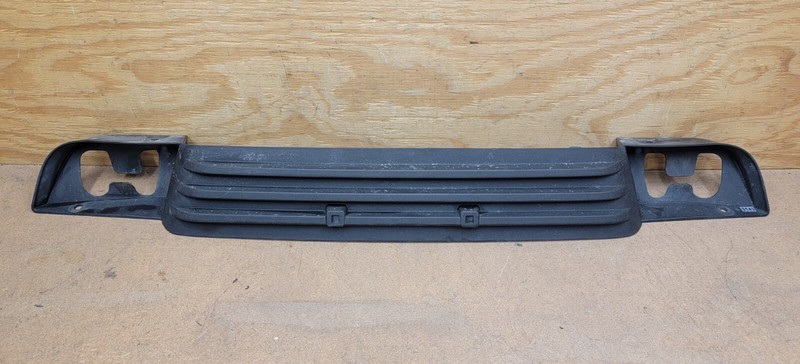 2007 - 2014 GMC YUKON Front Bumper Center Grille Cover Trim OEM *