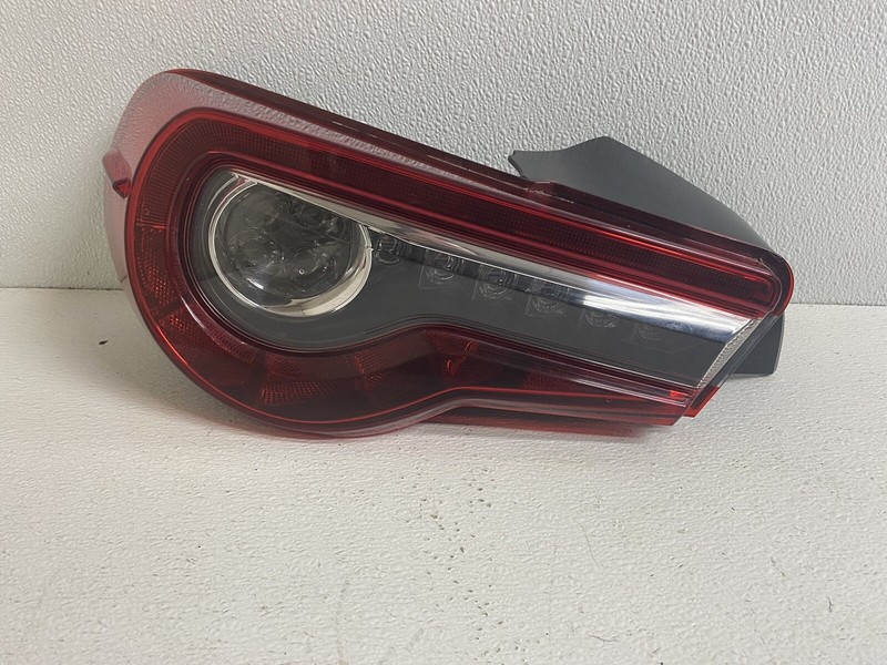 2017-2020 Toyota 86 Left Driver LED Tail Light Lamp Taillight Taillamp Oem