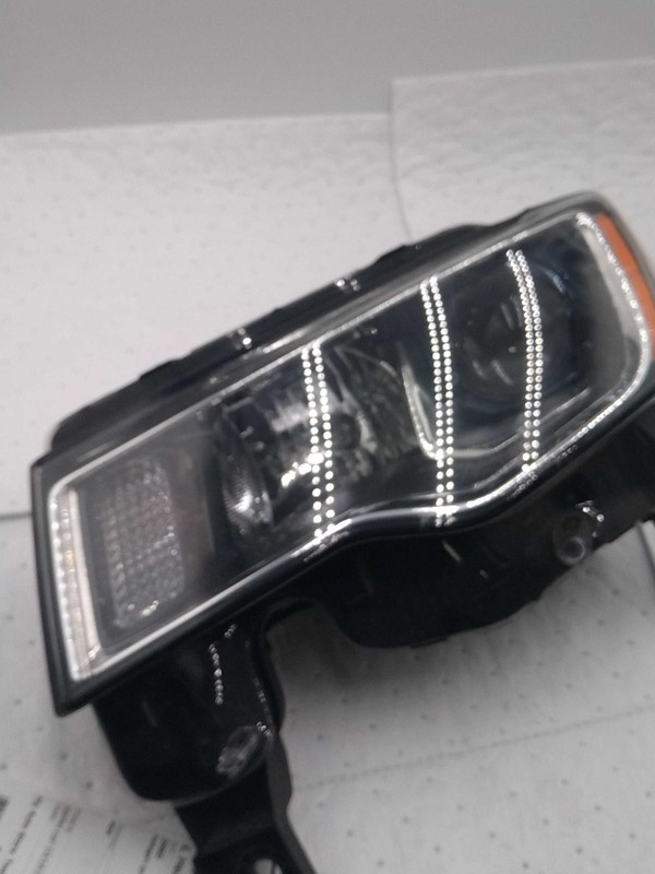 2019 Jeep Grand Cherokee Left Headlight Assembly White OEM Used 70k Miles