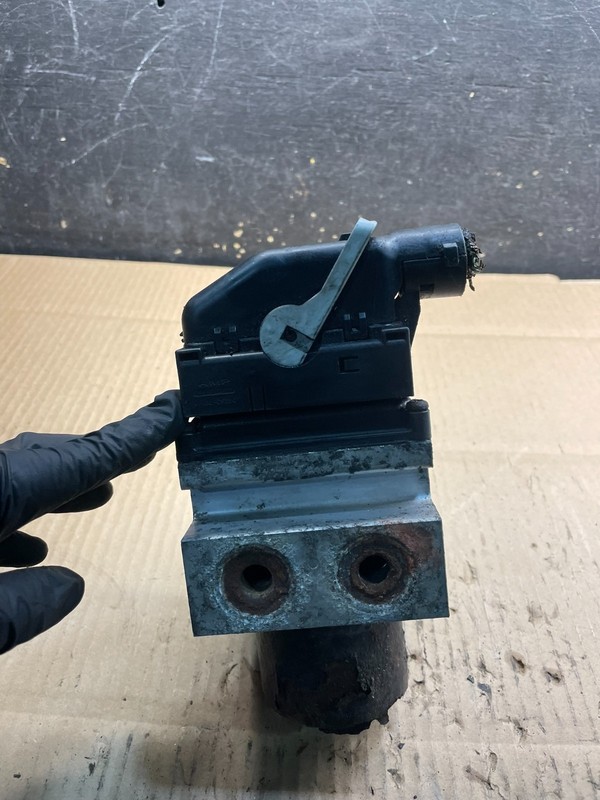 2011-2014 Ford E-150 E150 E250 E350 ABS Anti-Lock Brake Pump Module x8786 DG