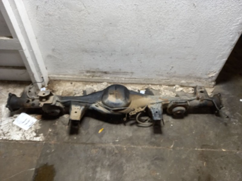 05 06 07 TOYOTA SEQUOIA LIMITED REAR AXLE DIFFERENTIAL HOUSING RWD-A01A