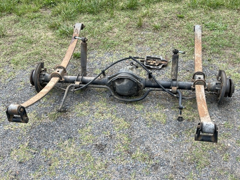 02-06 Mercedes Dodge Sprinter T1N 2500 Rear End Differential Diff Spring Leaf 06