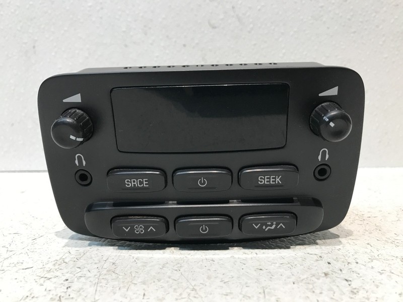 2005 Buick Rainier REAR Console HVAC Radio Control Unit OEM 15082687