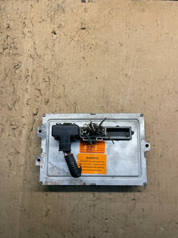 2004 Jeep Grand Cherokee 4.7L ECM ECU Engine Control Computer Modul W6879DG