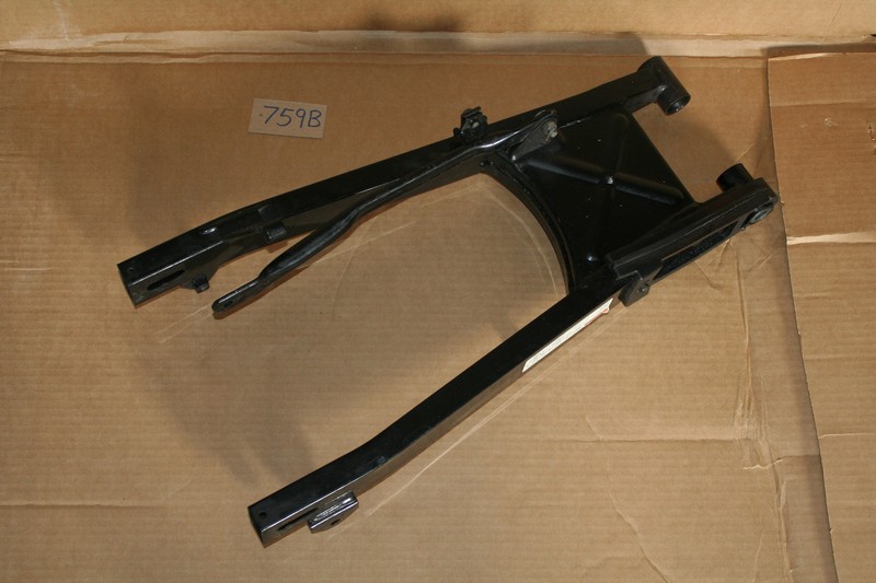 2002 Suzuki GZ250 Marauder Swingarm Swing Arm OEM 02 A