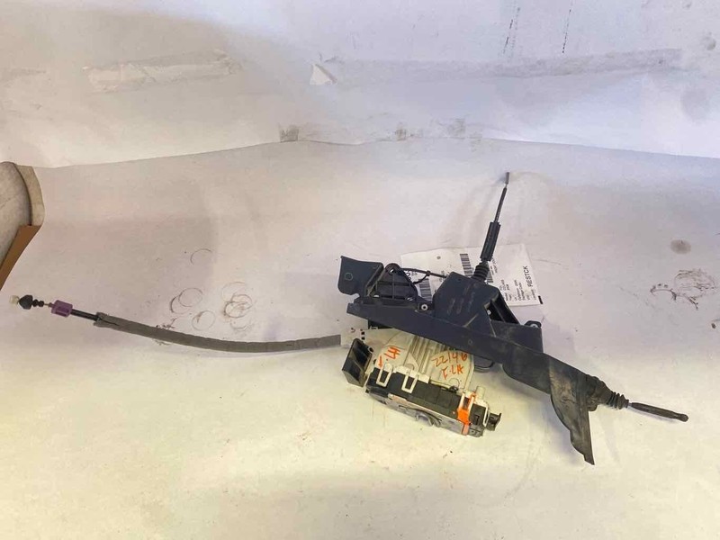 Front Door Latch MERCEDES C300 Left 08 09 10 11 12 13 14