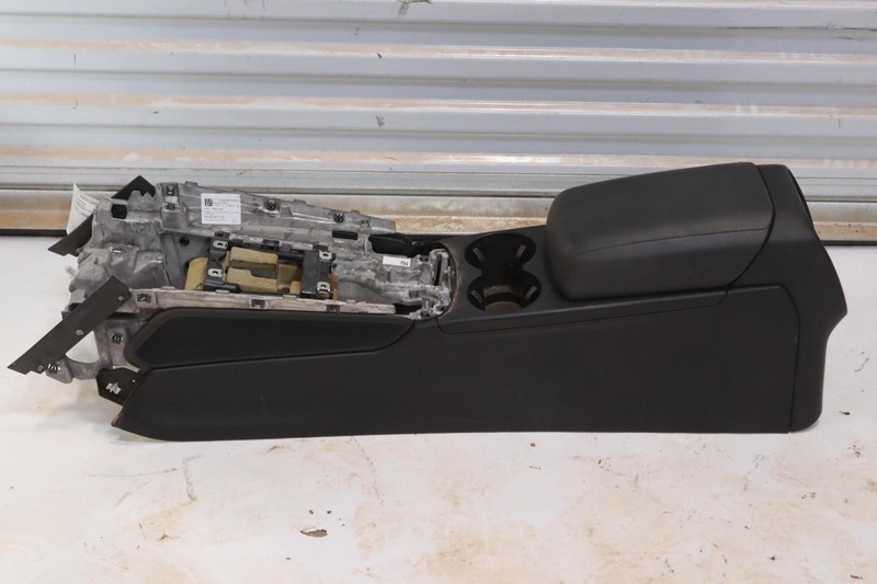 2015-2018 PORSCHE MACAN S CENTER CONSOLE COMPARTMENT W/ ARMREST OEM