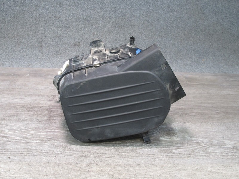 2017-2020 MASERATI LEVANTE M161 LEFT SIDE INTAKE AIR CLEANER FILTER BOX HOUSING