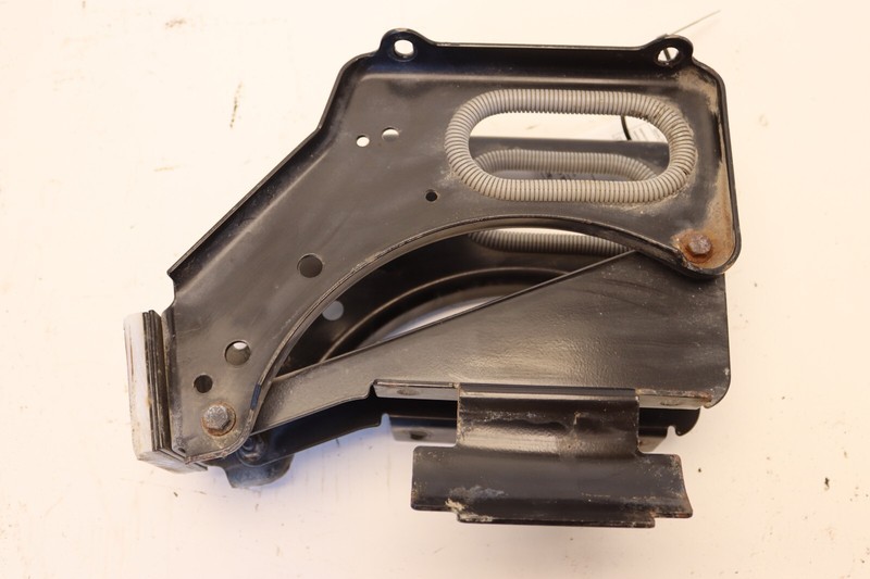 2018-2023 MACK CXU613 HOOD REST BRACKET MOUNT 84218078 OEM