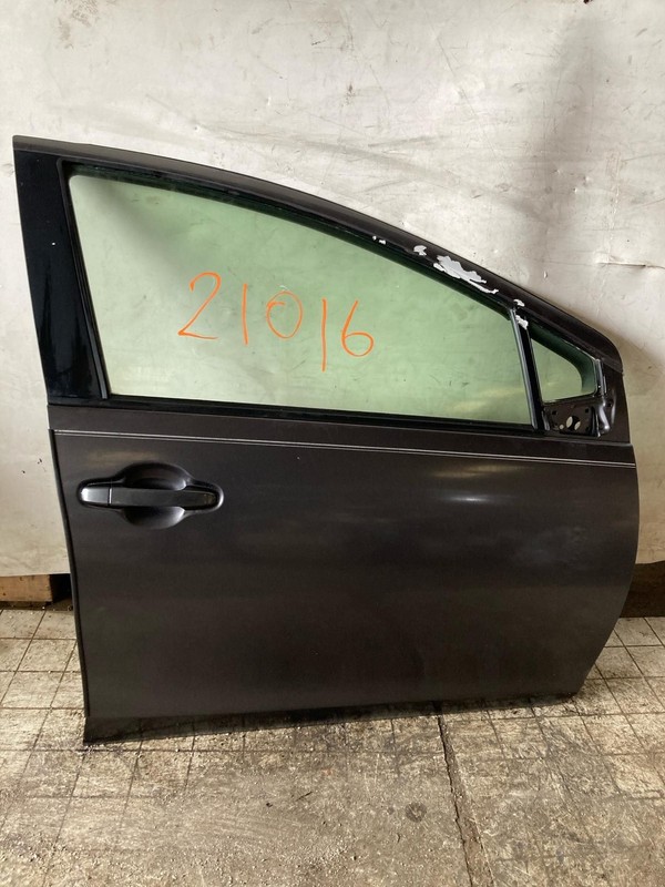 Front Door TOYOTA PRIUS C Right 12 13 14 15 16 17 18 19