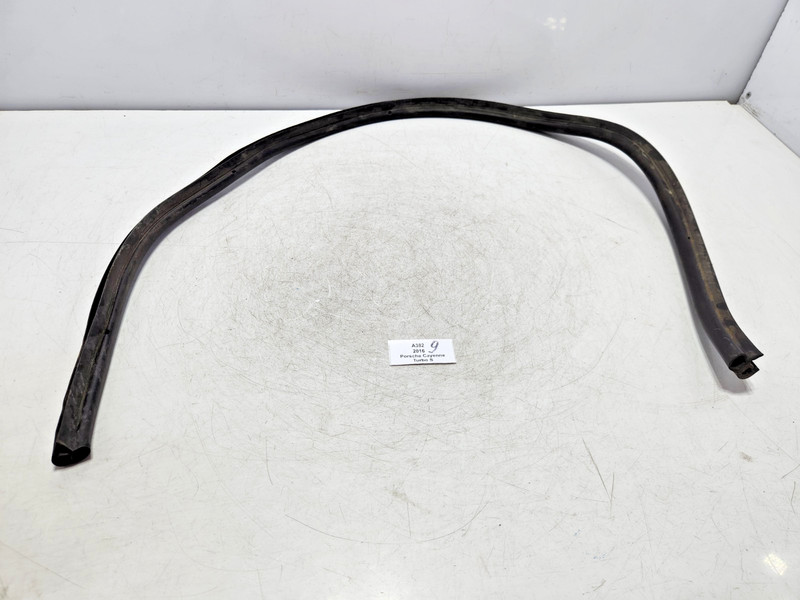 ✅ 11-18 OEM Porsche Cayenne Turbo 958 Front Hood Bonnet Weatherstrip Seal