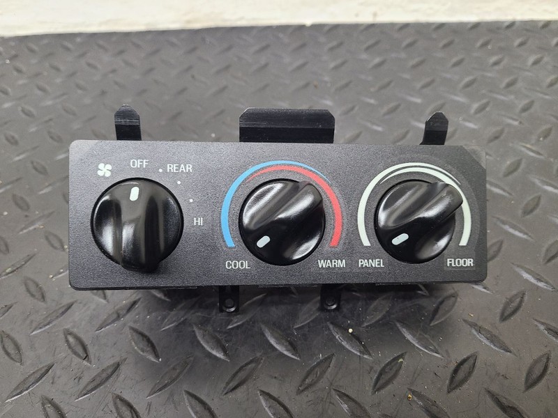 00-05 Ford Excursion Front Roof Temperature Climate Control OEM YC3H-19E764-AA
