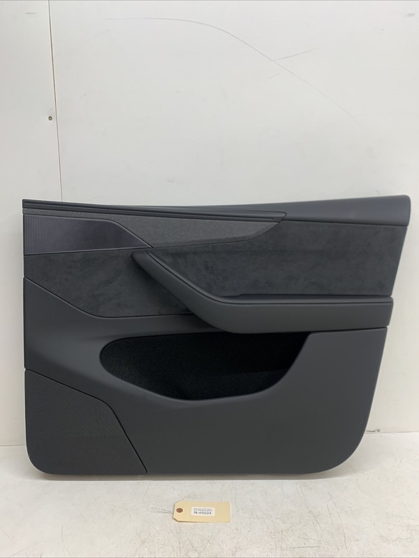 2026 Model Y Front Passenger Side Door Panel Trim Cover RH 1940493-00-G 45024 C2