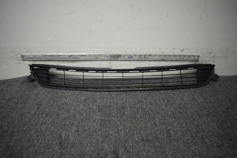 2013-2016 TOYOTA RAV4 LOWER RADIATOR GRILLE FACTORY OEM