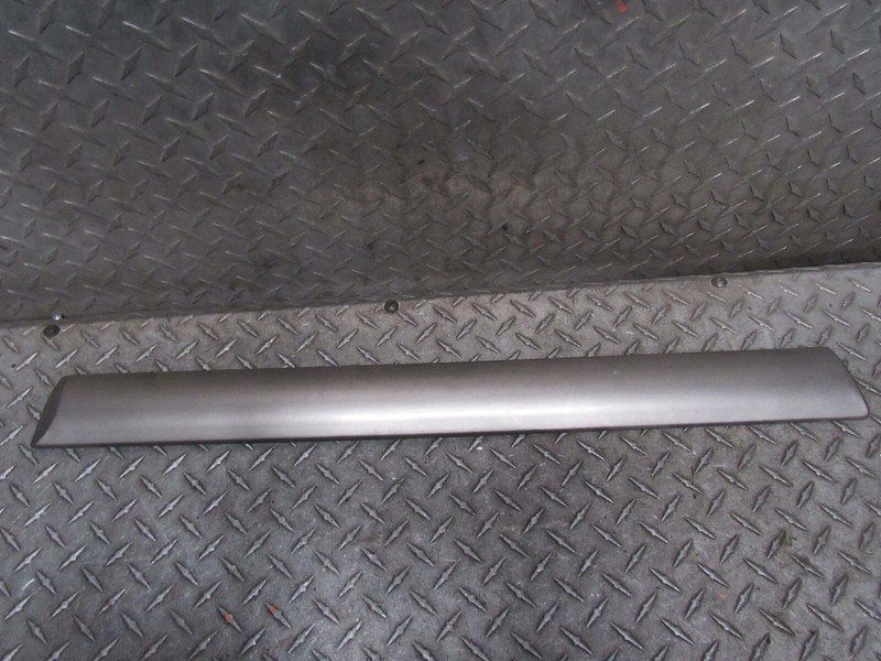 02 FORD EXPEDITION RIGHT PASSENGER REAR SIDE DOOR OUTER MOLDING TRIM 4.6L