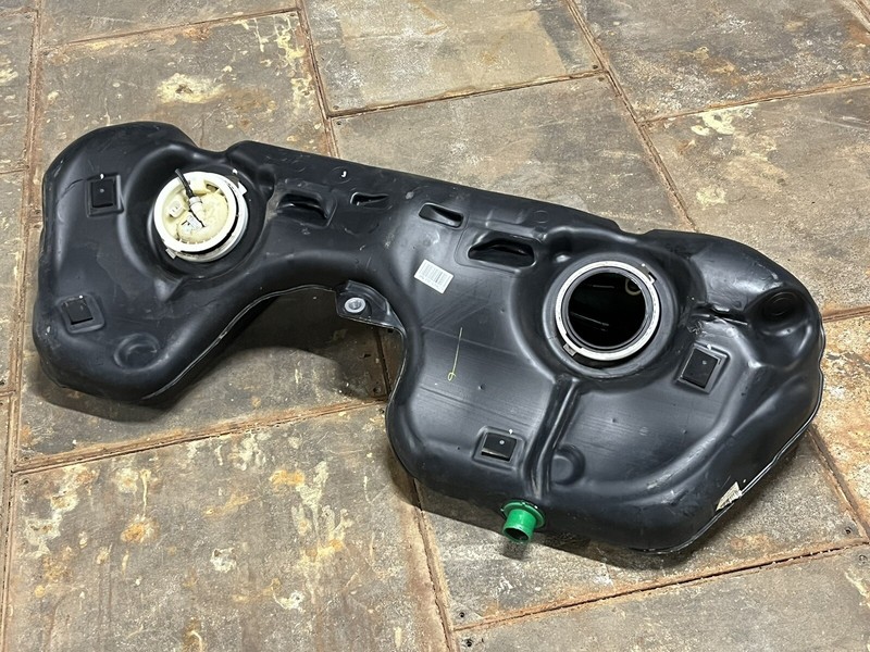 2010 BMW 328I E90 Gas Fuel Tank Sedan 328 I Sending Unit