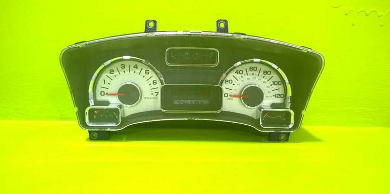 07 EXPEDITION SPEEDOMETER CLUSTER MPH 272K MILES W/MESSAGE CENTER OEM 3876-1
