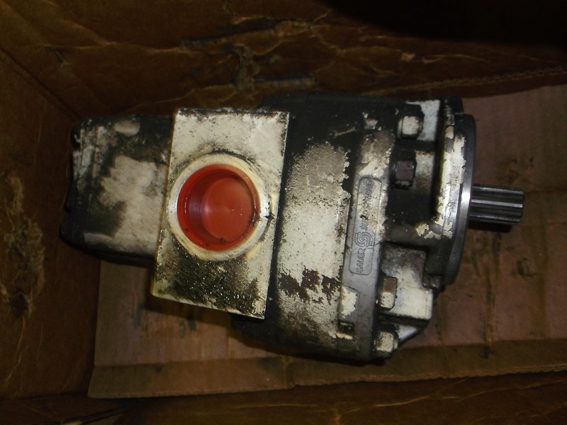 Elgin Tandem Gear Pump 1048711 Saver Sunderstrand, FOR PARTS OR REPAIR