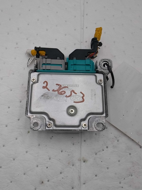 Used Air Bag Module fits: 2019 Kia Soul Air Bag center console gasoline model Gr