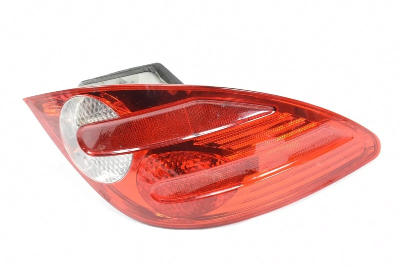06-10 Mercedes W251 R350 R500 R550 Rear Left Driver Side Tail Light Lamp OEM