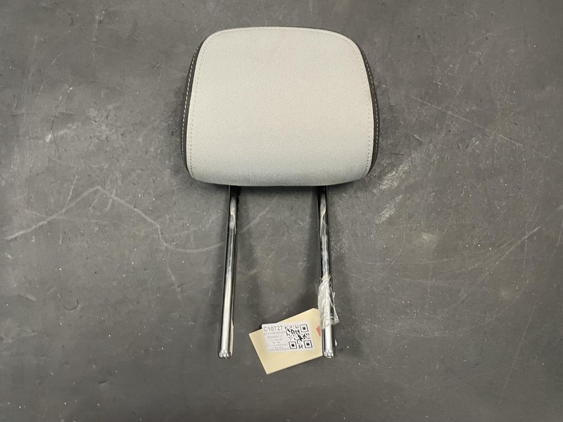 Rear Right Seat Headrest Cloth 2019 Chevrolet Equinox 84677235 2018 2020