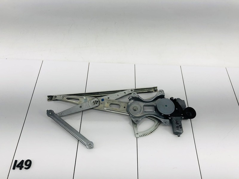 04-15 TOYOTA PRIUS FRONT RIGHT PASSENGER SIDE DOOR WINDOW REGULATOR W/ MOTOR OEM