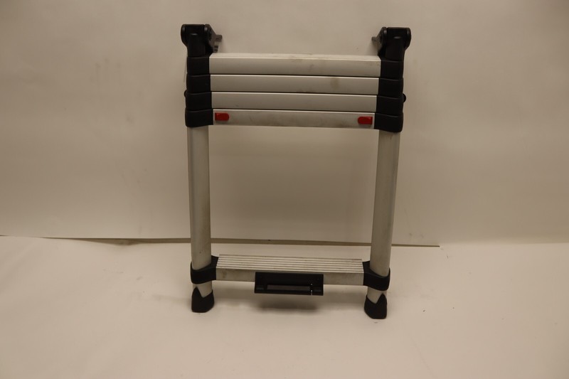 2018-2023 FREIGHTLINER CASCADIA UPPER BUNK LADDER A18-68295-000 OEM