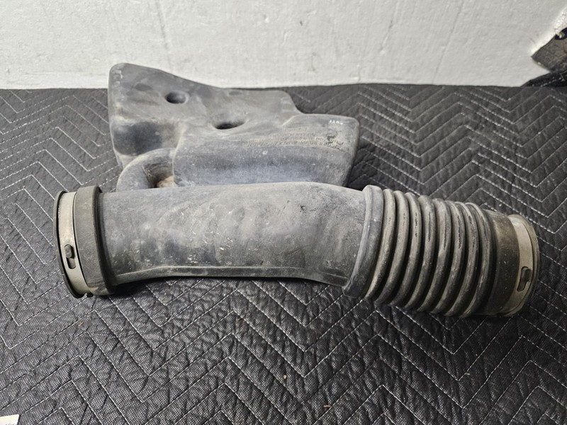 Air Cleaner Intake-Inlet Duct Tube Hose w/ Clamp for Ford F-250 F-350 Super Duty