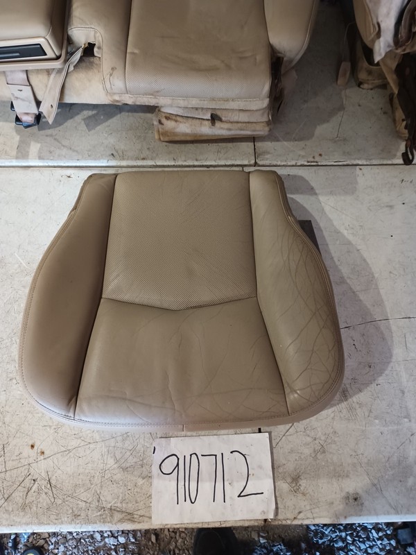 05 06 07 08 09 Cadillac SRX Front Driver Side Lower Leather Seat Bottom